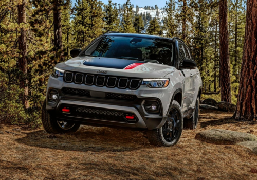 Los autos más potentes de Jeep: Dominio en todo terreno y asfalto